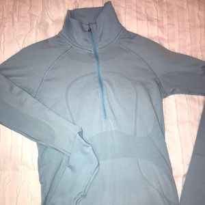 Women’s Lululemon 1/4 zip